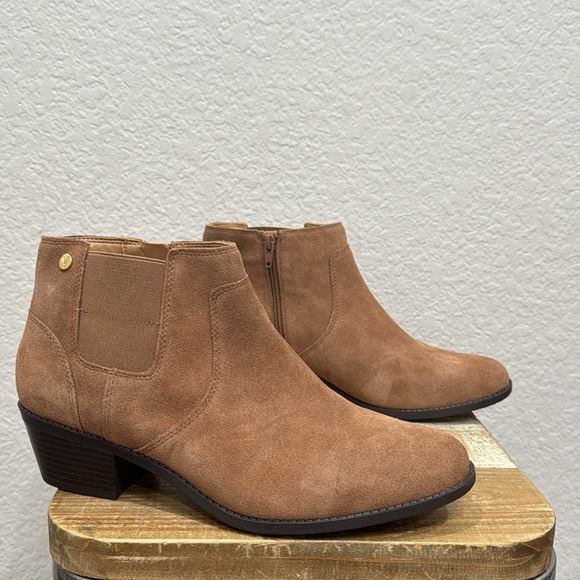 Vionic Finn Brown Suede Ankle Boots Size 11 - Picture 2 of 9